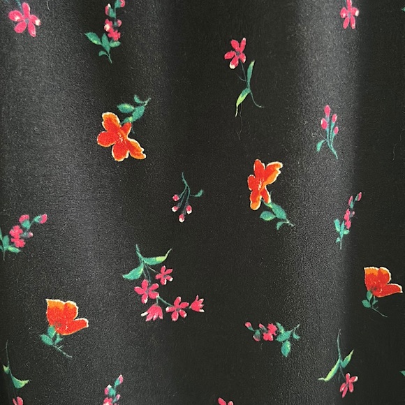 Lovely floral sleeveless blouse - Picture 3 of 4